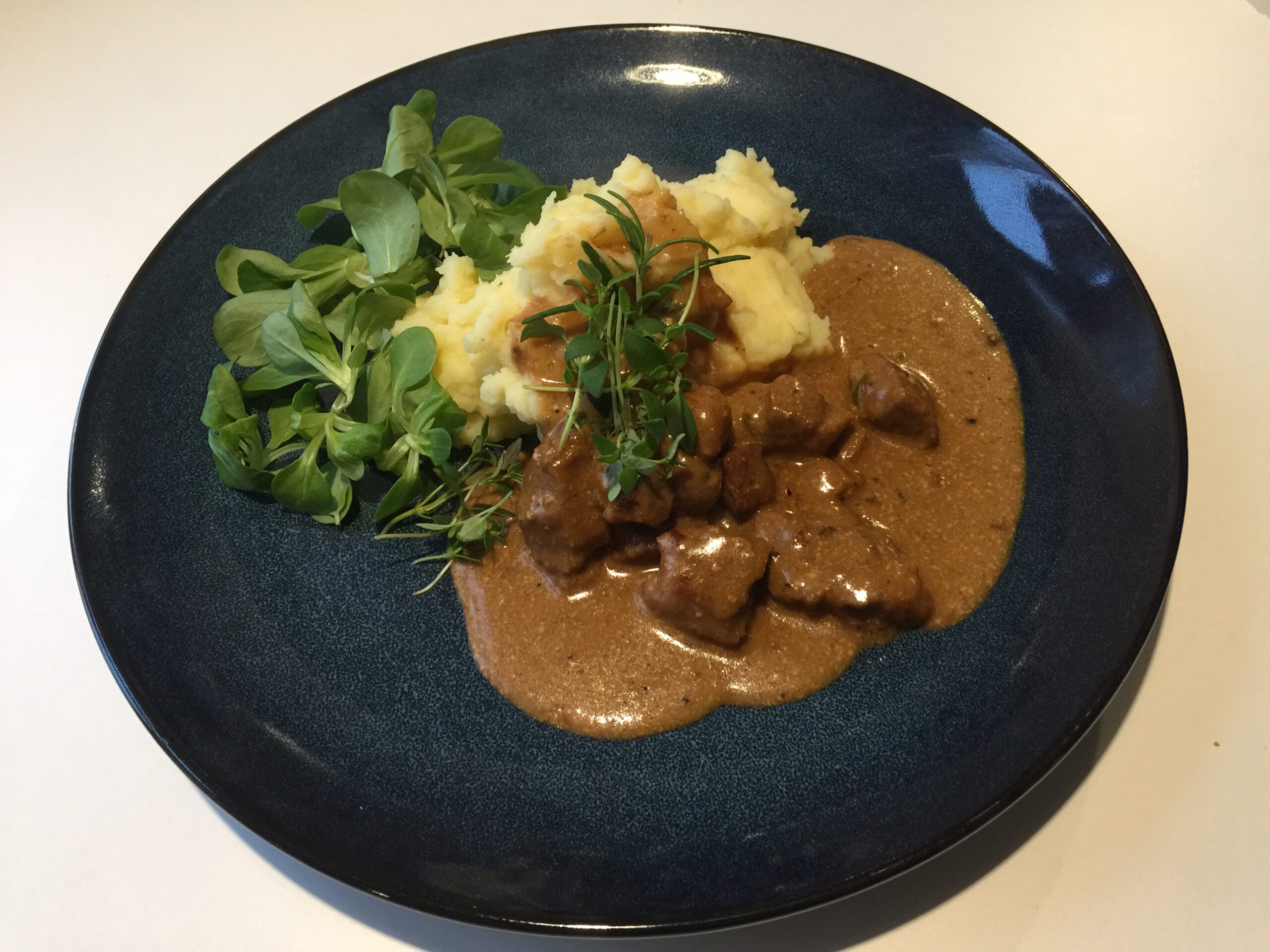 Enebærgryde med kartoffelmos